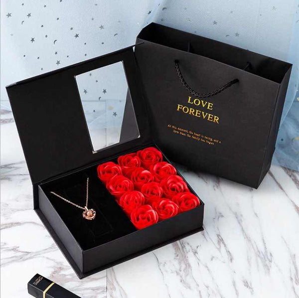 Coffret Cadeau "Love Forever" avec Roses Éternelles